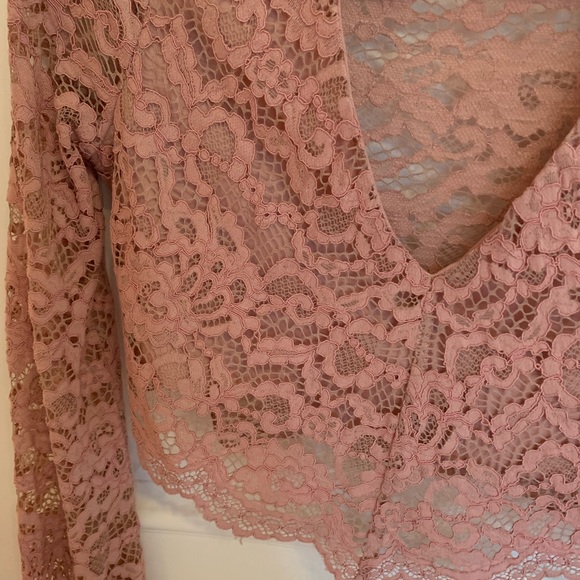 Holiday Chic Classic Blush pink long sleeve crop top lace - Picture 3 of 4